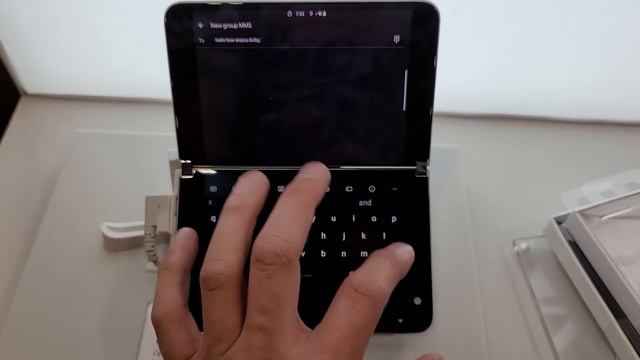 Microsoft Surface Duo First Look and Hands On at Best Buy смотреть онлайн