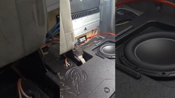 Dodge ram jl audio 10 w6v3 slash 1000/1