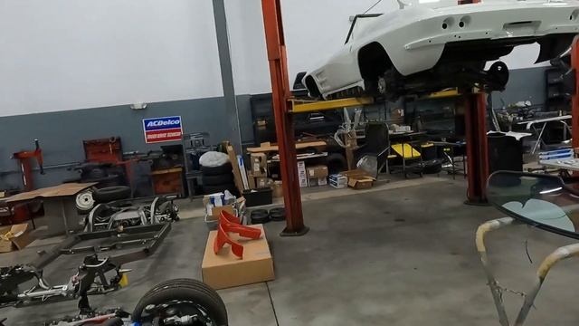 Restoring FOUR Split Window Corvettes!?!?!?! Classic Car Hot Rod Restoration Shop смотреть онлайн