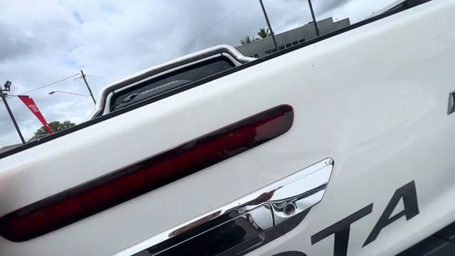 2021 Toyota Hilux SR5 with 38,000kms HD Virtual Tour for Jason! смотреть онлайн