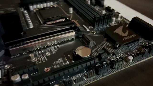 Unboxing Gigabyte B560M Aorus Elite смотреть онлайн