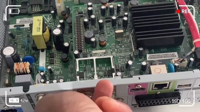 Sky Plus HD Box Strip Tear down Disassembly - Hard drive extraction, salvage & retrofit for reuse смотреть онлайн