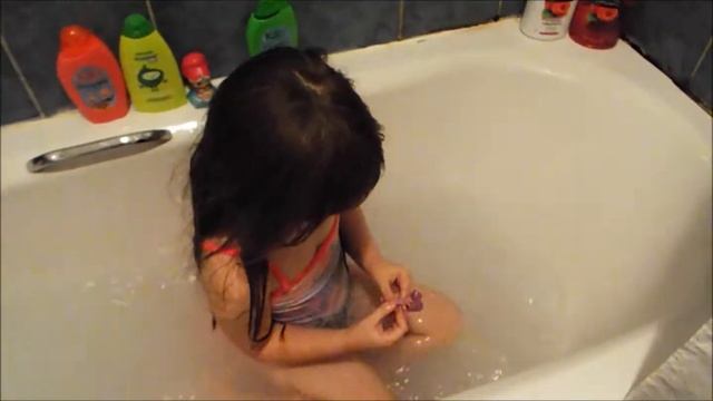 Lindsey's Playtime with a Fizz Surprise смотреть онлайн
