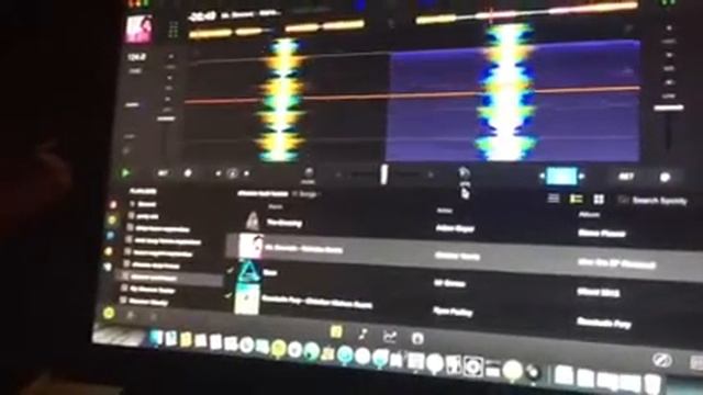 Djay pro 1.2 spotify test tech mix no headphones смотреть онлайн