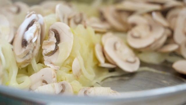 週末ランチにグラタン＆コロッケサンド🫕🥪 смотреть онлайн