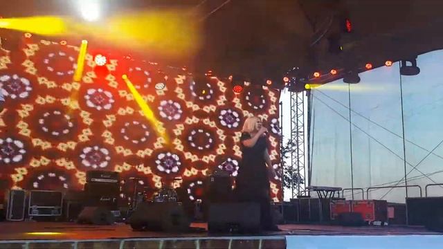 Nelly Ciobanu. Festivalul mierii si capsunelor. Moldova. Sadova. смотреть онлайн