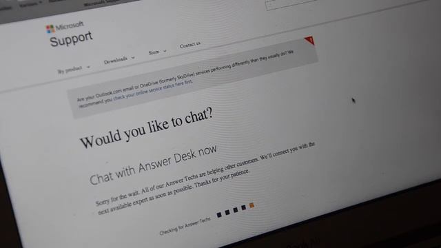 Chatting with Microsoft смотреть онлайн