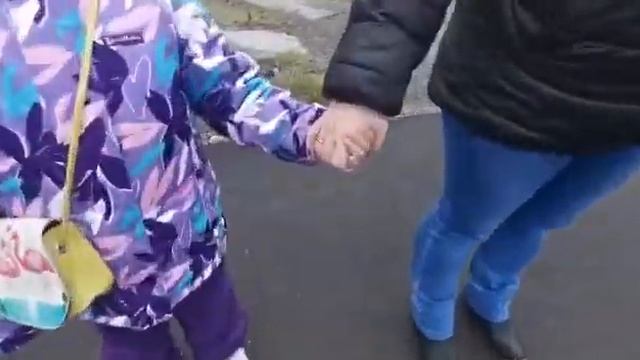 Челендж Возьми ребенка за руку смотреть онлайн