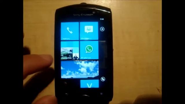 Windows Phone 7 Launcher running on Sony Ericsson Live with Walkman (wt19a) смотреть онлайн