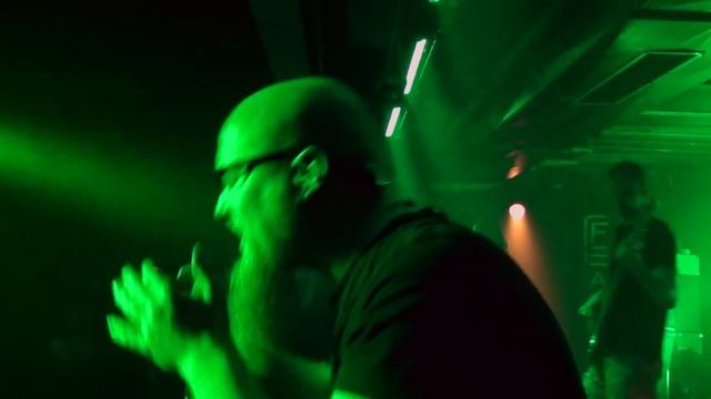 FEARCE - My Eyes - Live at Crash Freiburg смотреть онлайн