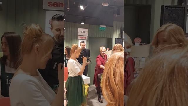 Включение с торжественного открытия магазина ISEI смотреть онлайн