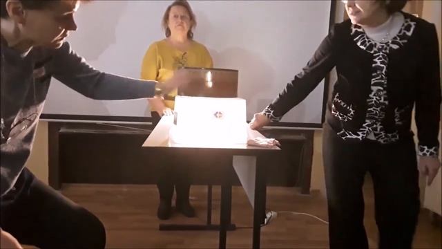 107. Демонстрация преломления света смотреть онлайн