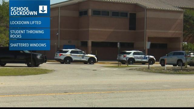 Student throws rocks through window at Landmark Middle School смотреть онлайн