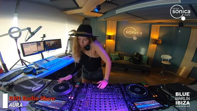 Aüra · Blue Marlin Ibiza Radio · 18.MAY.2023 смотреть онлайн