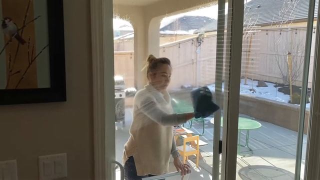 Best way to clean glass windows, glass patio door and glass shower inside and out. смотреть онлайн