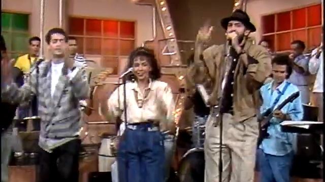 JUAN LUIS GUERRA - Reina Mia (90's) смотреть онлайн