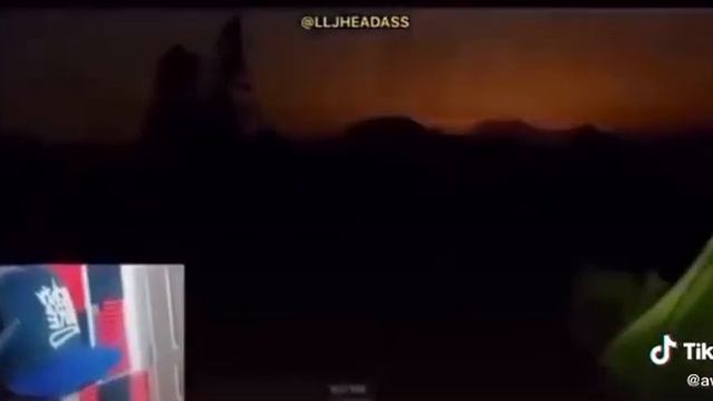 Mans computer started speaking Spanish смотреть онлайн