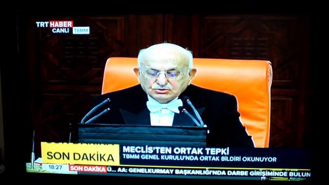 15 Temmuz 2016 Askeri Darbe Girişimine Karşı TBMM Başkanı İsmail Kahraman tarafından okunan bildiri смотреть онлайн
