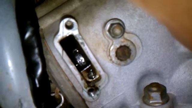 KTM 200EXC View through power valve sight window. смотреть онлайн