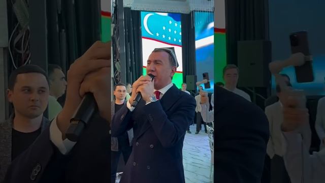 Botir Qodirovdan jonli ijro #botirqodirov #jonliijro #shoubiznesolami #shortsvideo смотреть онлайн