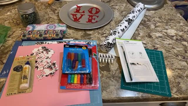 Dollar Tree Cricut Maker Hacks - Do More on Your Cricut For Less смотреть онлайн