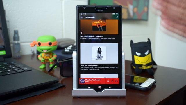 Groove Music's unique features on Windows 10 Mobile смотреть онлайн