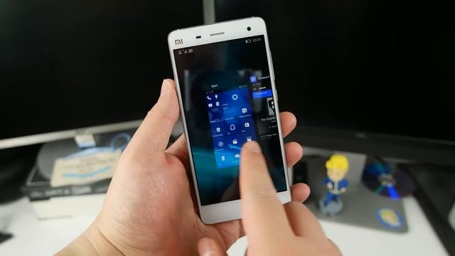 Hands-on with the Xiaomi Mi4 running Windows 10 Mobile смотреть онлайн