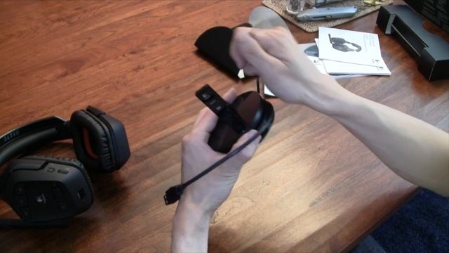 Unboxing Logitech G930 Wireless Headset смотреть онлайн
