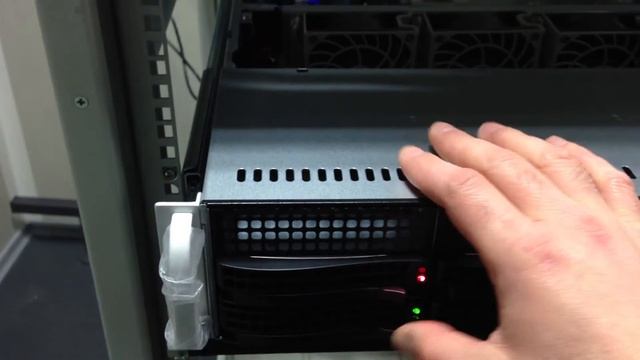 LSI 9271-8i - Make drive offline and than Rebuild смотреть онлайн
