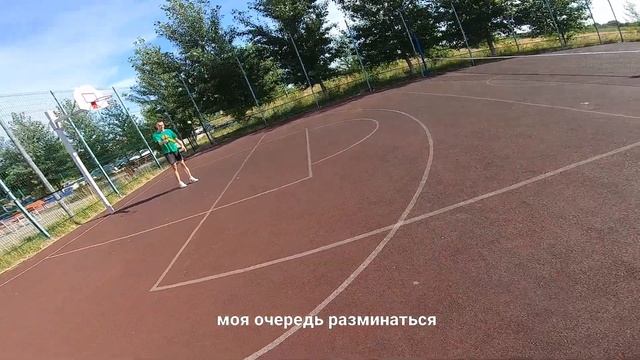 Первый раз играл в Теннис. Разыграли с пацанами турнирчик по теннису среди чайников