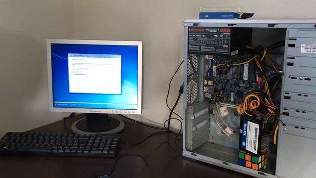 Trocando um HD por SSD e instalando o Windows 7 (Atom D525) смотреть онлайн