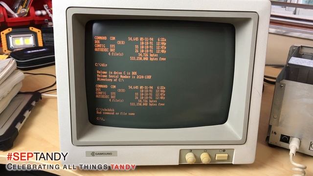 Tandy 1000SX Refurb смотреть онлайн