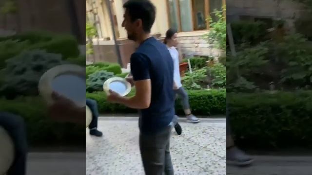 Yulduz usmonovadan TARALLI DALLI jonli ijroda #yulduzusmonova #xalimahonim #taralli_dalli #muhabbat смотреть онлайн