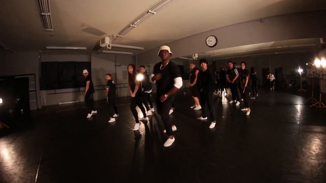 theBKRY | Beamer Benz or Bentley | Lloyd Banks ft Juelz Santana & Eminem смотреть онлайн