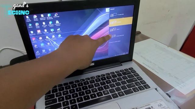 cara menampilkan pengaturan tampilan duplicate PC atau laptop ke proyektor atau infocus смотреть онлайн
