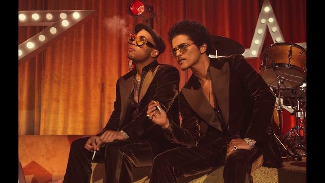 Silk Sonic - Smokin Out The Window (Live & Studio Version) смотреть онлайн