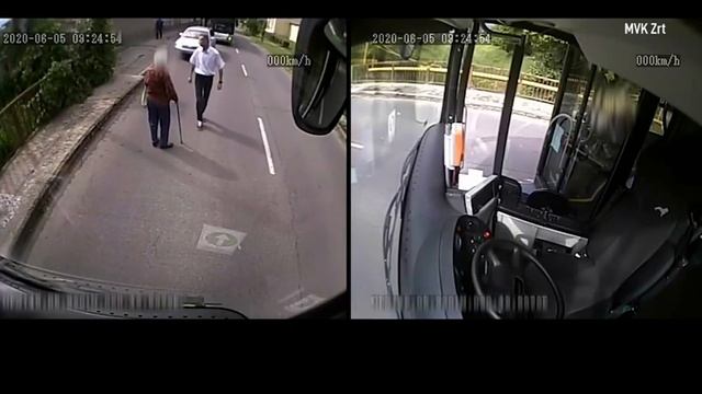 Hero bus driver pulls over to protect elderly woman from mugger смотреть онлайн