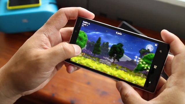 Firefly Runner gameplay for Windows and Windows Phone смотреть онлайн
