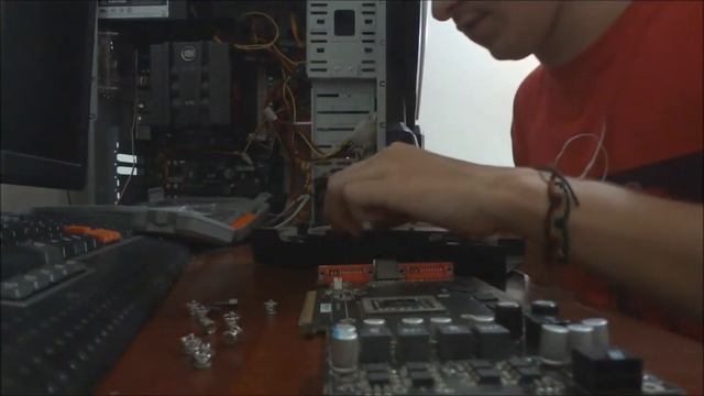 Como passar a pasta termica na placa de video Radeon xfx HD4850 смотреть онлайн