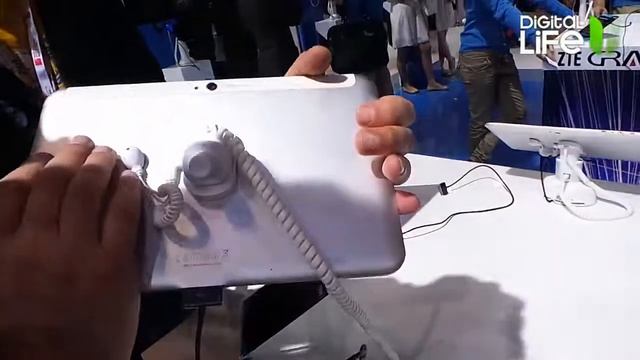 ZTE V98 tablet Hands On (MWC 2013) (Greek) смотреть онлайн