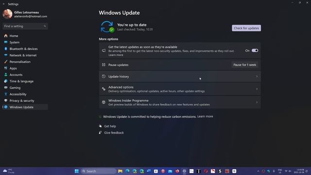 Windows 11 22H2 Some are seeing KB4023057 update rolling out today смотреть онлайн