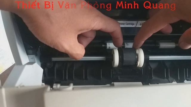 Hướng dẫn thay quả đào (bánh su) kéo giấy tray 1 (quả đào nhỏ) máy in hp 2035, hp 2055d, hp 2055dn смотреть онлайн