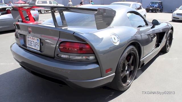 Dodge Viper SRT-10 ACR - In Detail and Startup смотреть онлайн