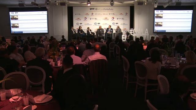 Gala des Véhicules d'Entreprise 2018 - Table ronde de BMW смотреть онлайн