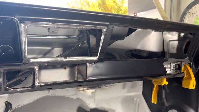 Brody’s Garage 🏁 Episode 13: Dash A/C Vent mockup, Test fitting window glass. смотреть онлайн