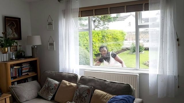 CLEAN WITH ME || WINDOW CLEANING USING THE PINK STUFF 💗 #cleaningmotivation