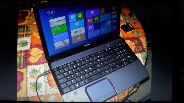 Windows 8 - Import pictures from Digital camera using file explorer смотреть онлайн