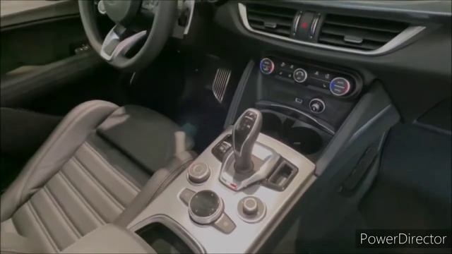 2021 Alfa Romeo Giulia Twin-turbo V-6 ($47,195) / Start-Up, In-Depth Walkaround Exterior & Interior смотреть онлайн