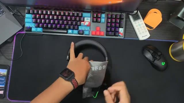 Unboxing RAZER Blackshark V2 X 7.1 Surround Sound Headphone! смотреть онлайн