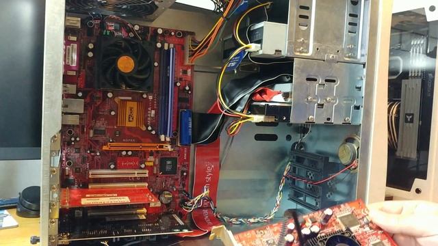 AMD Athlon XP DOS/Windows 98 (Very Red) PC Build смотреть онлайн